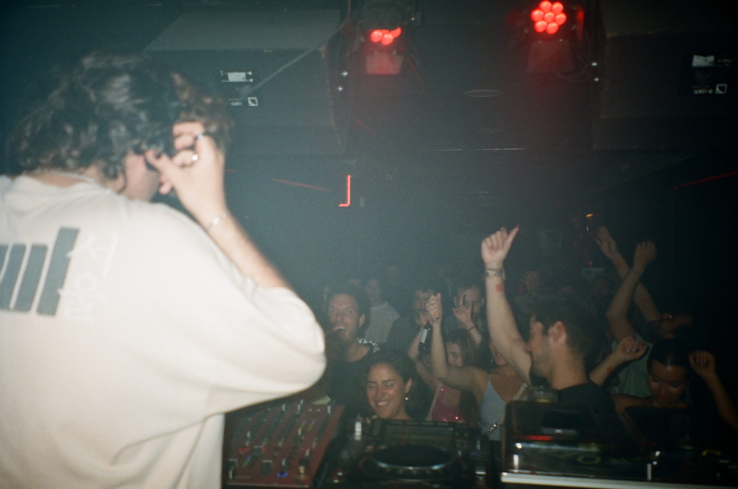 techno tecno djs madrid listas musica electronica club fomo gratis descuentos