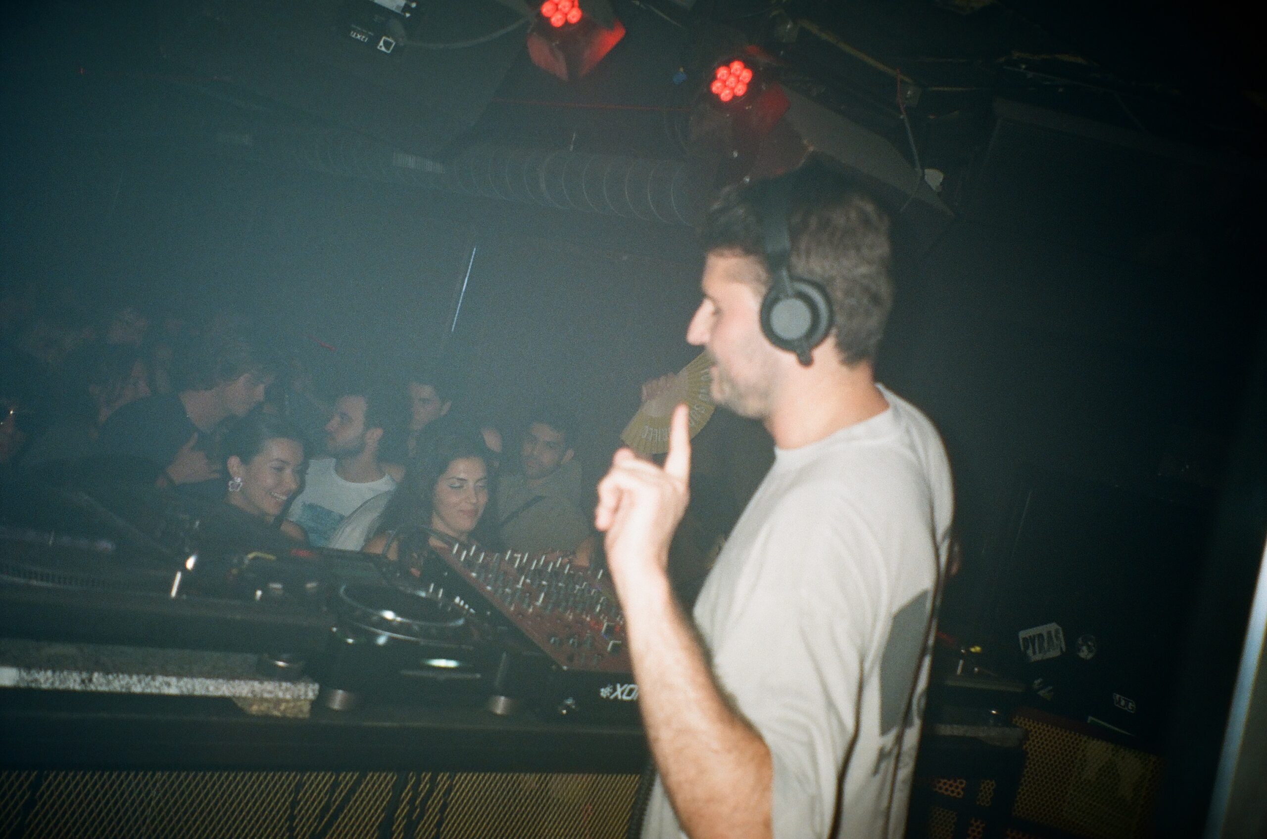 techno tecno djs madrid listas musica electronica club fomo gratis descuentos