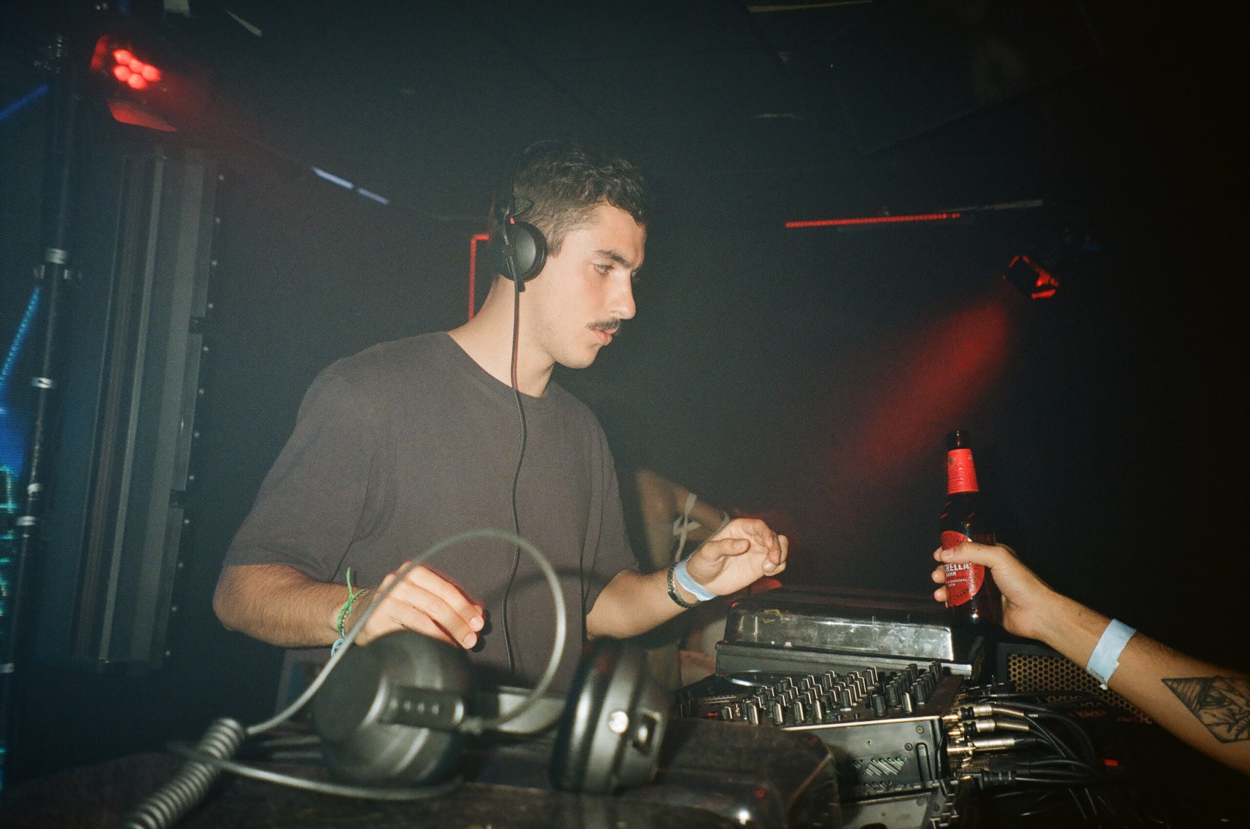 techno tecno djs madrid listas musica electronica club fomo gratis descuentos