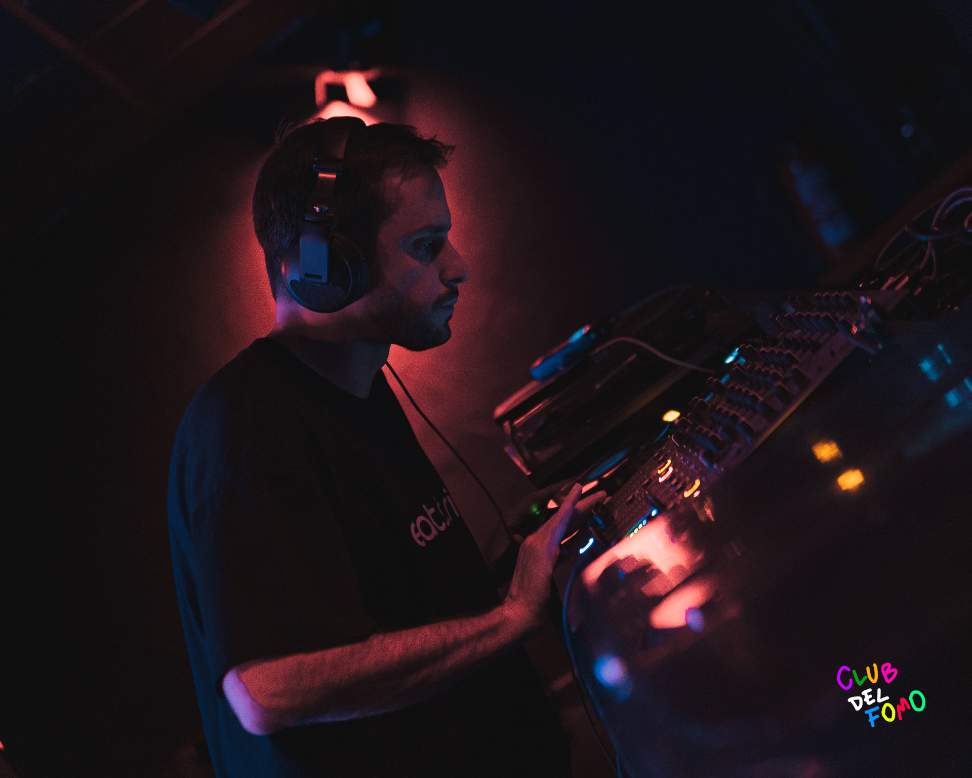 techno tecno djs madrid listas musica electronica club fomo gratis descuentos