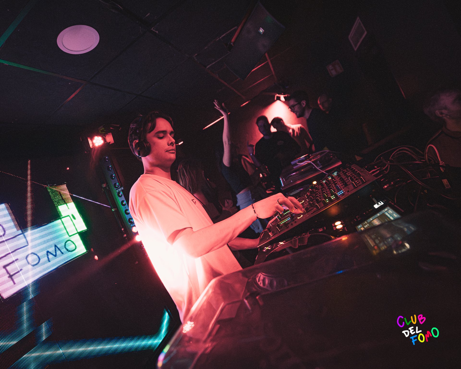 techno tecno djs madrid listas musica electronica club fomo gratis descuentos