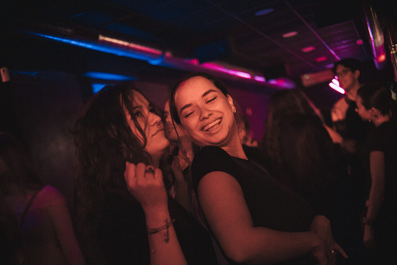 techno tecno djs madrid listas musica electronica club fomo gratis descuentos